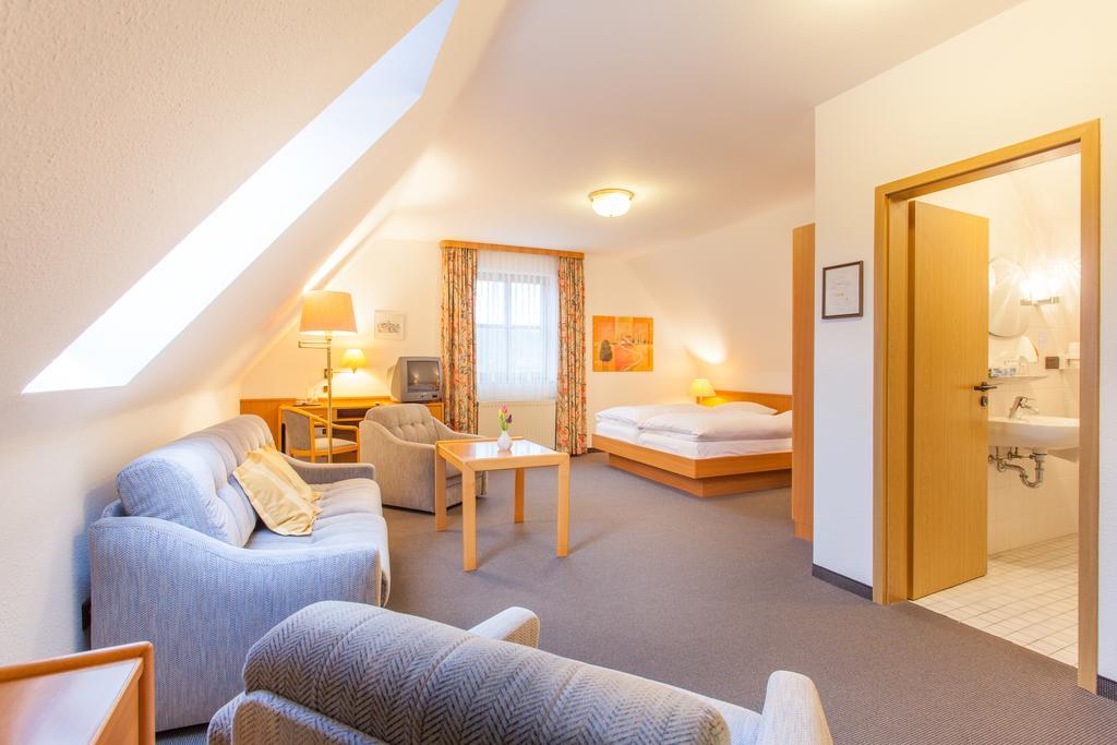 Hotel Restaurant Jaegerhof Weisendorf Kamer foto