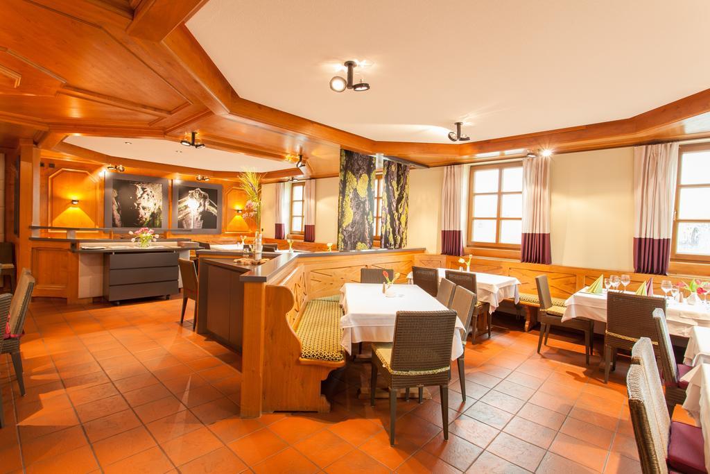 Hotel Restaurant Jaegerhof Weisendorf Buitenkant foto