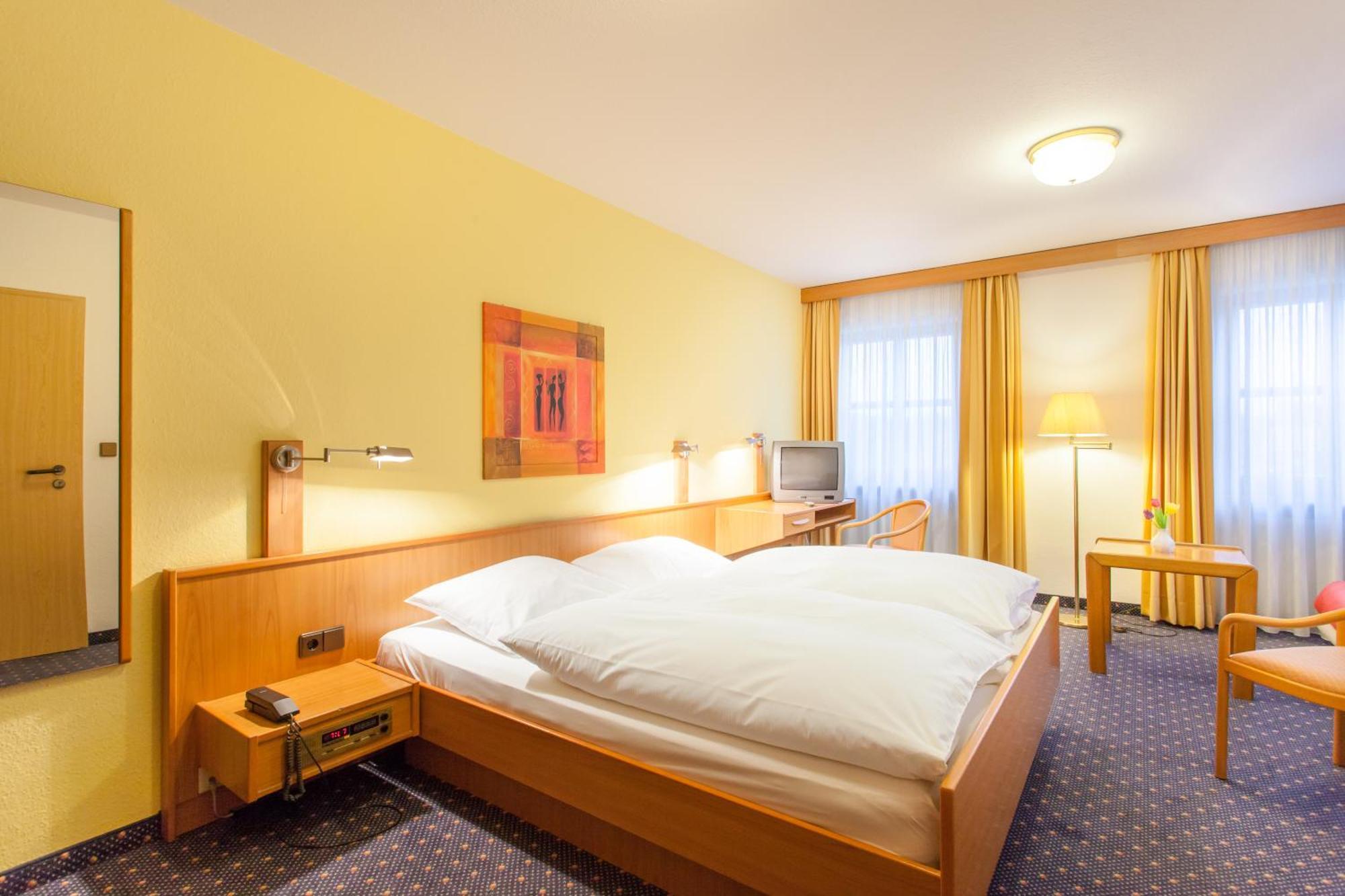Hotel Restaurant Jaegerhof Weisendorf Kamer foto